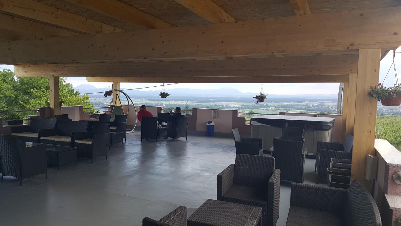 بتوي Guesthouse Prenocisca Sirec المظهر الخارجي الصورة